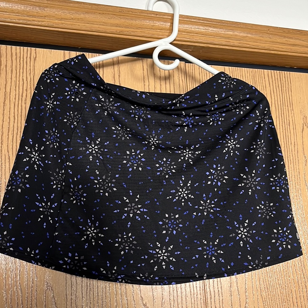 L.L. Bean Blue Black Floral Print Golf Athletic Tennis Skort Size Small UPF